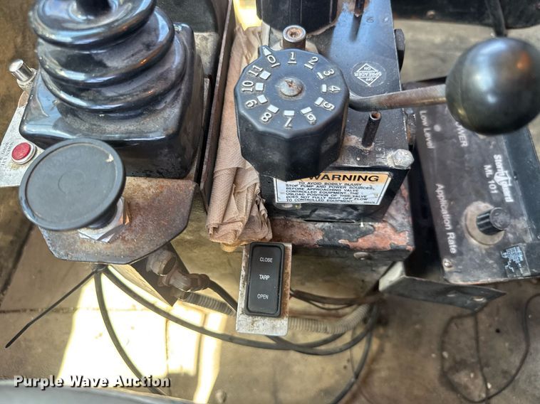 image for item DY0406 2014 Western Star 4700SB dump truck