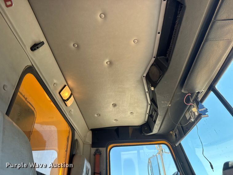 image for item DY0406 2014 Western Star 4700SB dump truck