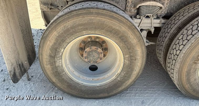 image for item DY0406 2014 Western Star 4700SB dump truck