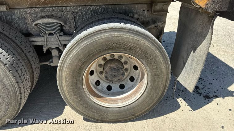 image for item DY0406 2014 Western Star 4700SB dump truck