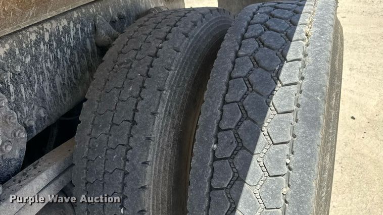 image for item DY0406 2014 Western Star 4700SB dump truck