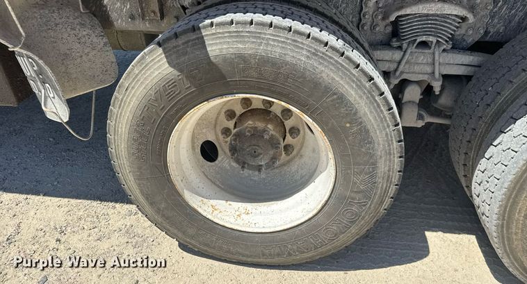 image for item DY0406 2014 Western Star 4700SB dump truck