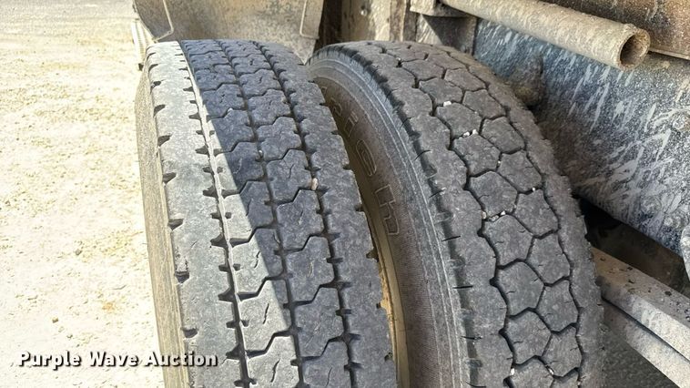 image for item DY0406 2014 Western Star 4700SB dump truck