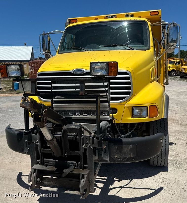 image for item DY0407 2007 Sterling L-Line dump truck