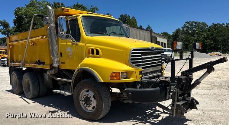 image for item DY0407 2007 Sterling L-Line dump truck