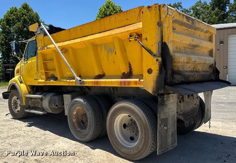 image for item DY0407 2007 Sterling L-Line dump truck