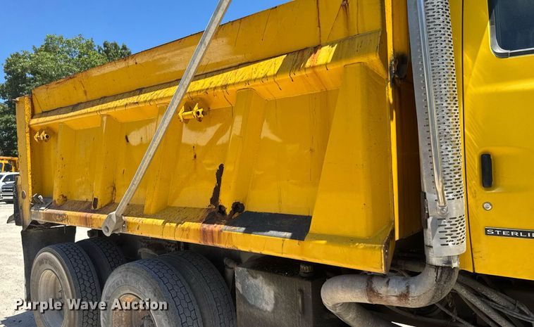 image for item DY0407 2007 Sterling L-Line dump truck