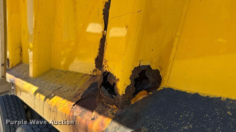 image for item DY0407 2007 Sterling L-Line dump truck