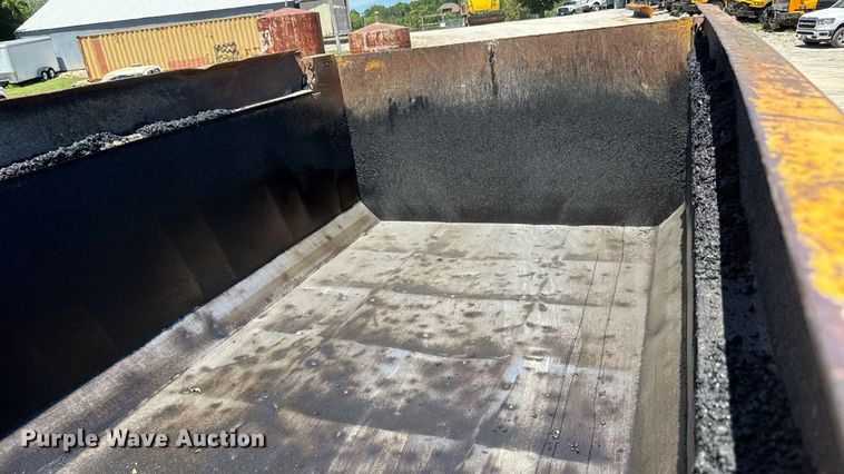 image for item DY0407 2007 Sterling L-Line dump truck