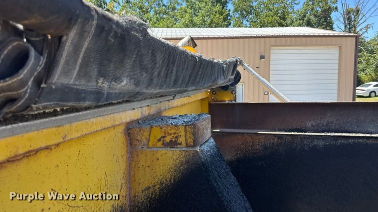 image for item DY0407 2007 Sterling L-Line dump truck