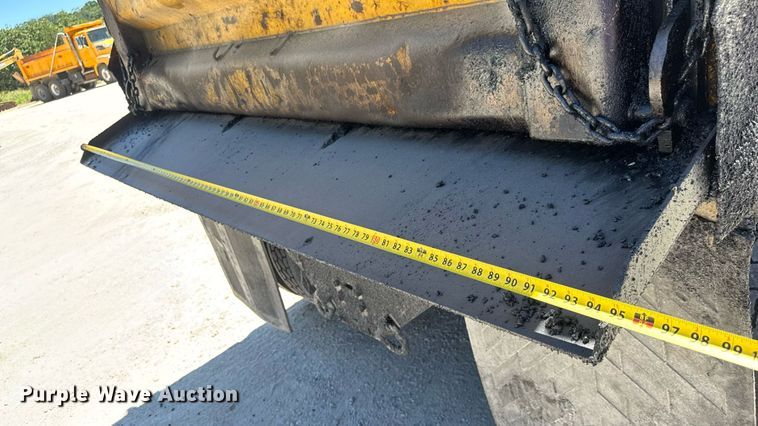 image for item DY0407 2007 Sterling L-Line dump truck