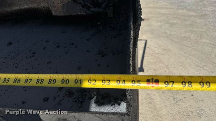 image for item DY0407 2007 Sterling L-Line dump truck