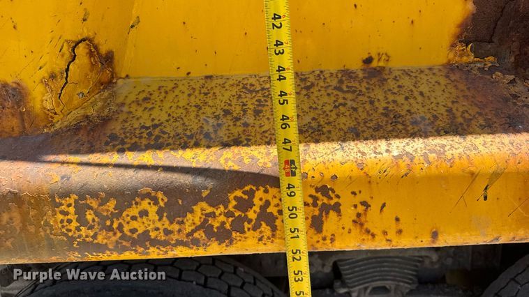 image for item DY0407 2007 Sterling L-Line dump truck