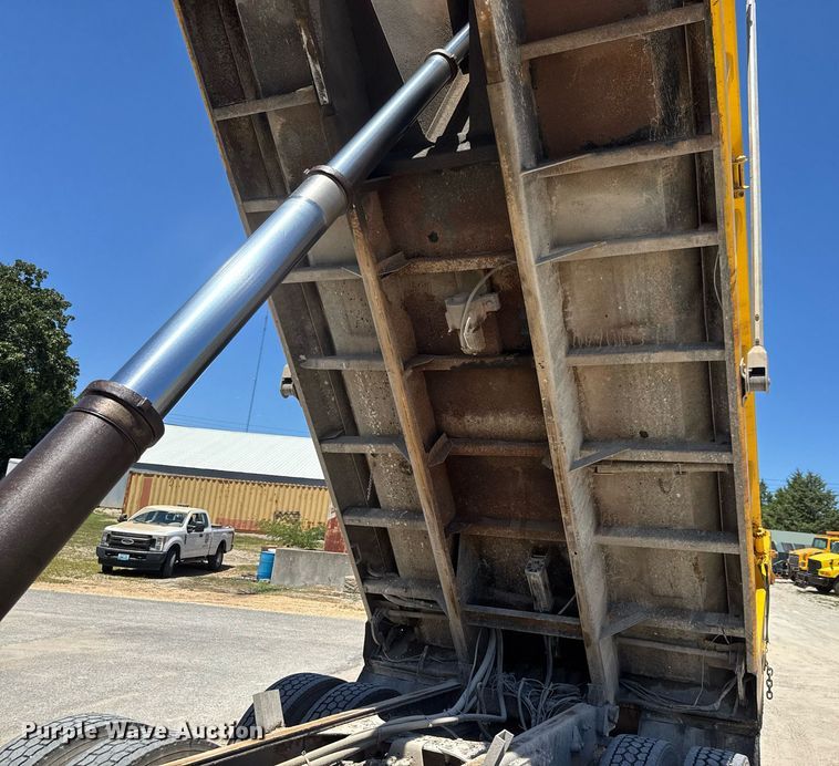 image for item DY0407 2007 Sterling L-Line dump truck