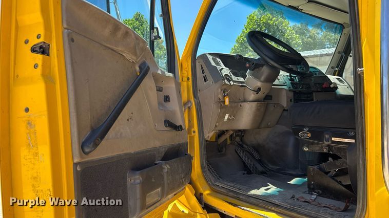 image for item DY0407 2007 Sterling L-Line dump truck