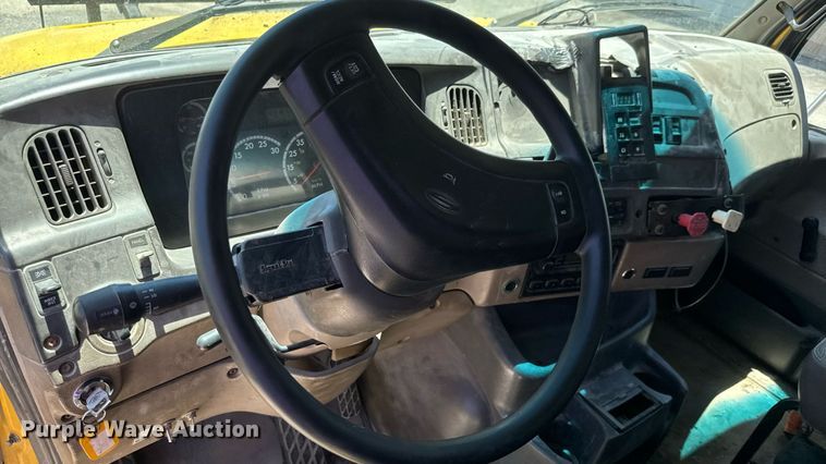 image for item DY0407 2007 Sterling L-Line dump truck