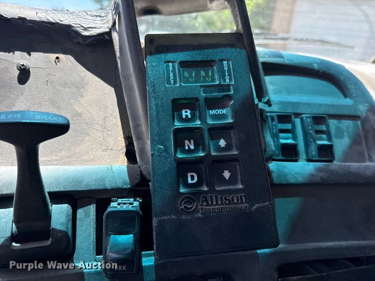 image for item DY0407 2007 Sterling L-Line dump truck