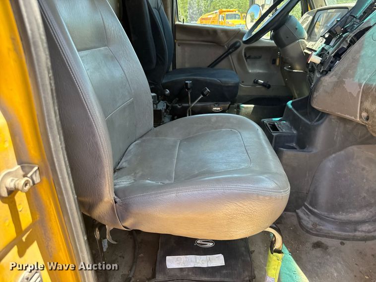 image for item DY0407 2007 Sterling L-Line dump truck