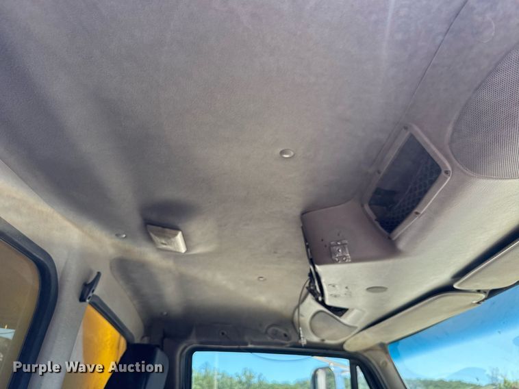 image for item DY0407 2007 Sterling L-Line dump truck