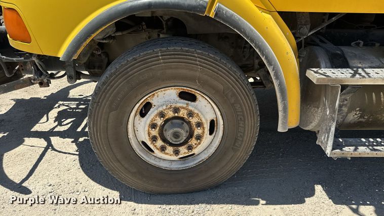 image for item DY0407 2007 Sterling L-Line dump truck