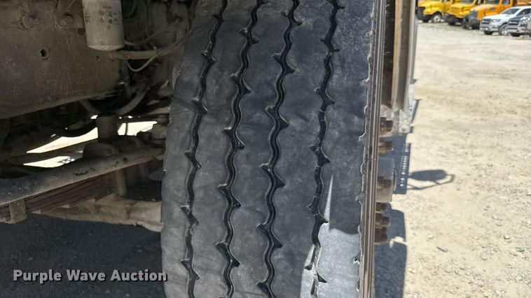 image for item DY0407 2007 Sterling L-Line dump truck