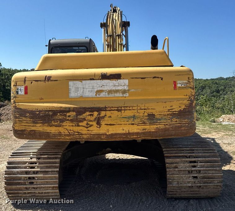 image for item DY0408 2006 John Deere 200C LC excavator