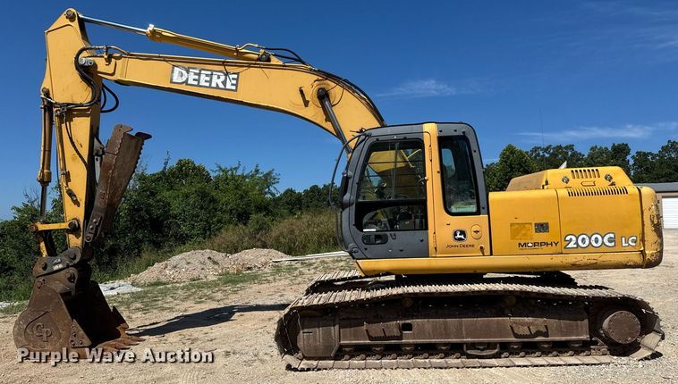 image for item DY0408 2006 John Deere 200C LC excavator