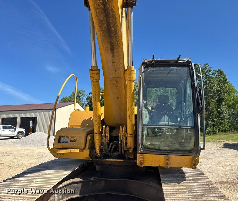 image for item DY0408 2006 John Deere 200C LC excavator