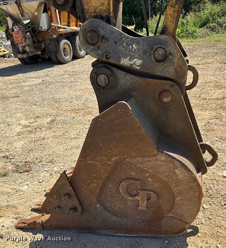 image for item DY0408 2006 John Deere 200C LC excavator