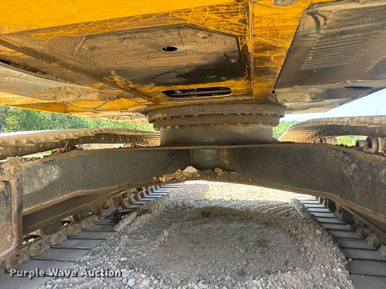 image for item DY0408 2006 John Deere 200C LC excavator