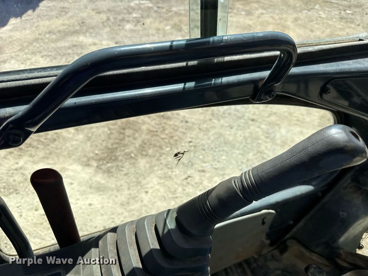 image for item DY0408 2006 John Deere 200C LC excavator