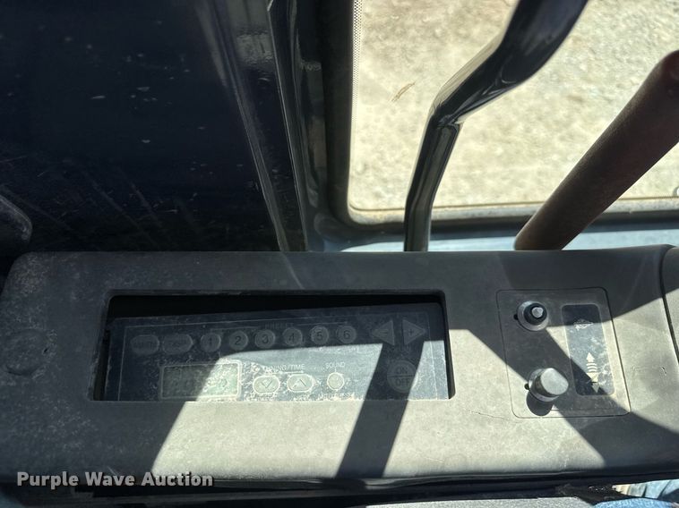 image for item DY0408 2006 John Deere 200C LC excavator