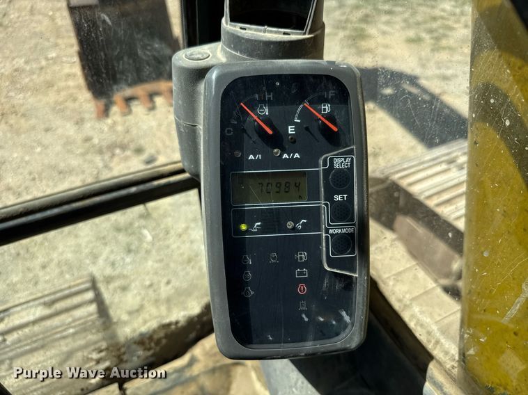 image for item DY0408 2006 John Deere 200C LC excavator