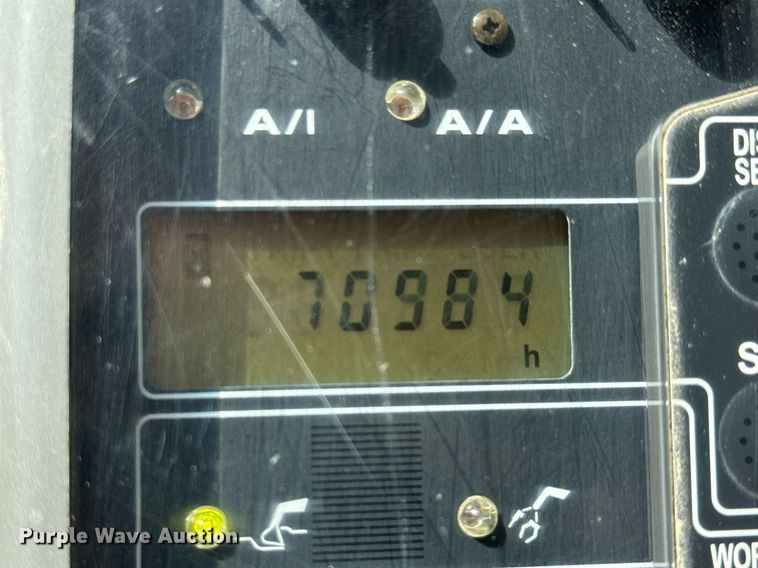 image for item DY0408 2006 John Deere 200C LC excavator