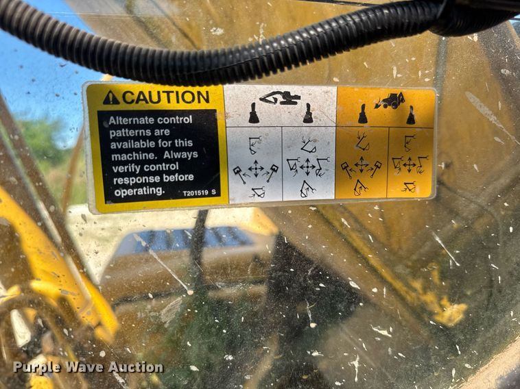 image for item DY0408 2006 John Deere 200C LC excavator