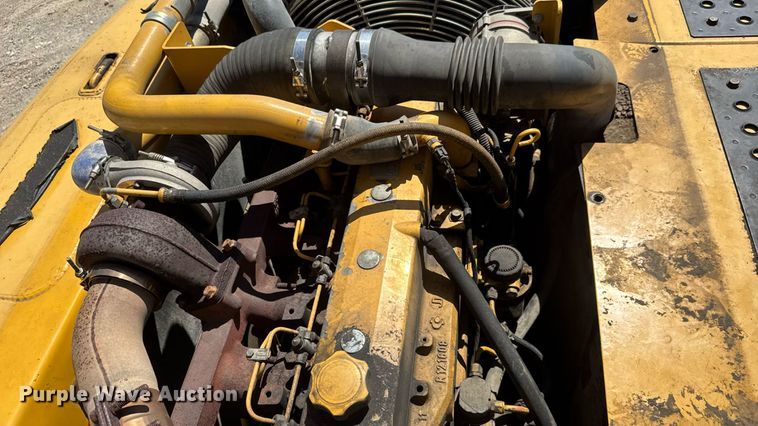 image for item DY0408 2006 John Deere 200C LC excavator