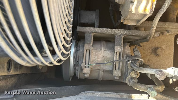 image for item DY0408 2006 John Deere 200C LC excavator