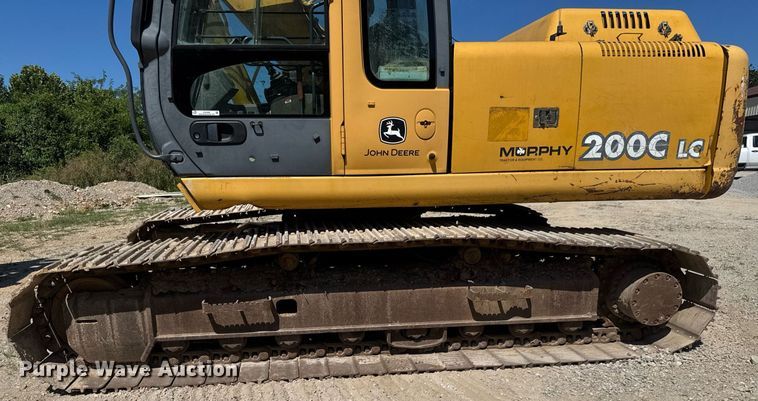 image for item DY0408 2006 John Deere 200C LC excavator