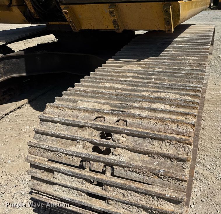 image for item DY0408 2006 John Deere 200C LC excavator