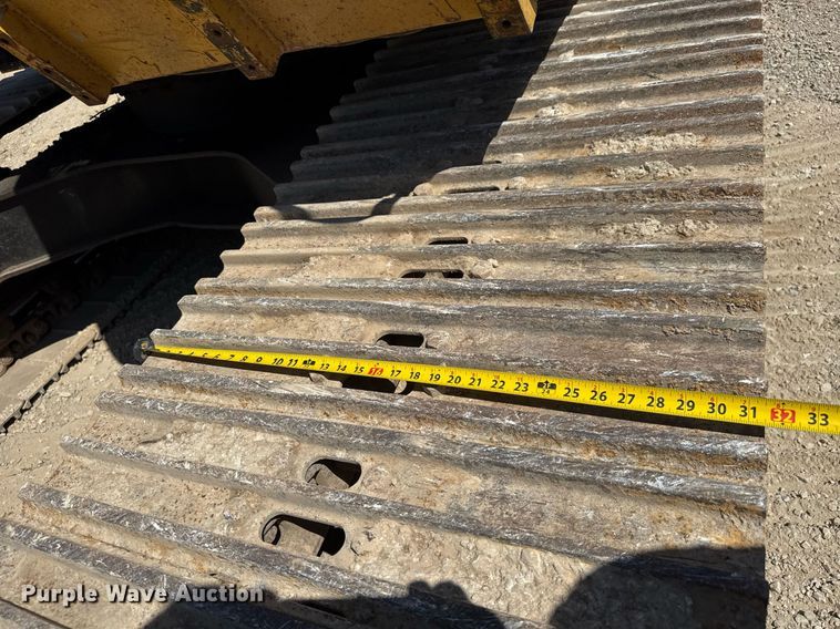 image for item DY0408 2006 John Deere 200C LC excavator