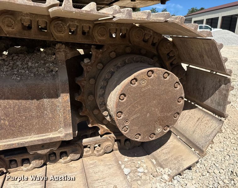 image for item DY0408 2006 John Deere 200C LC excavator