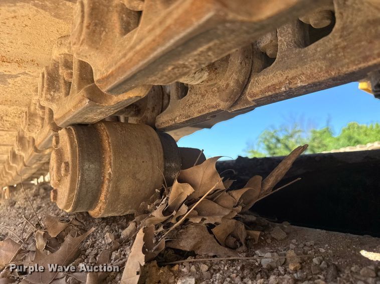 image for item DY0408 2006 John Deere 200C LC excavator