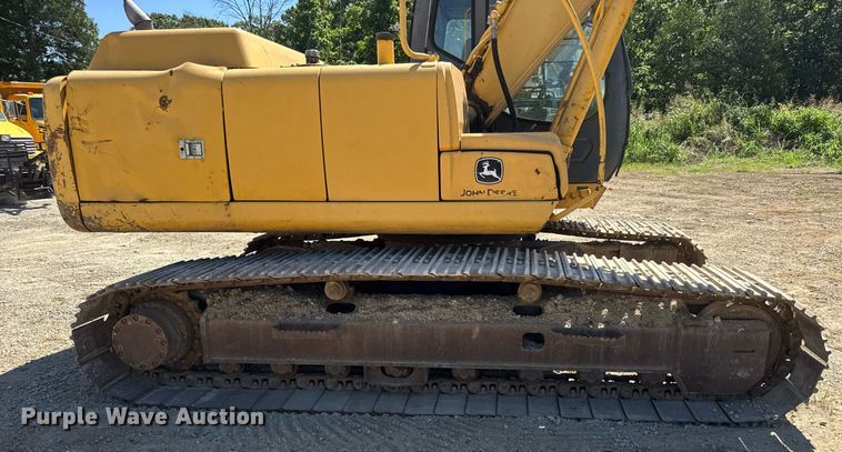 image for item DY0408 2006 John Deere 200C LC excavator