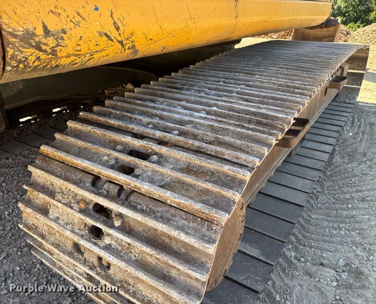 image for item DY0408 2006 John Deere 200C LC excavator