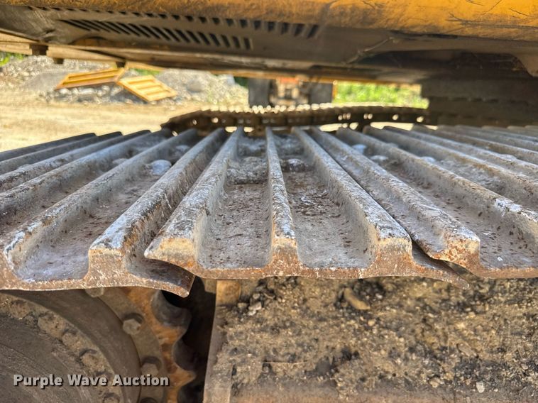 image for item DY0408 2006 John Deere 200C LC excavator