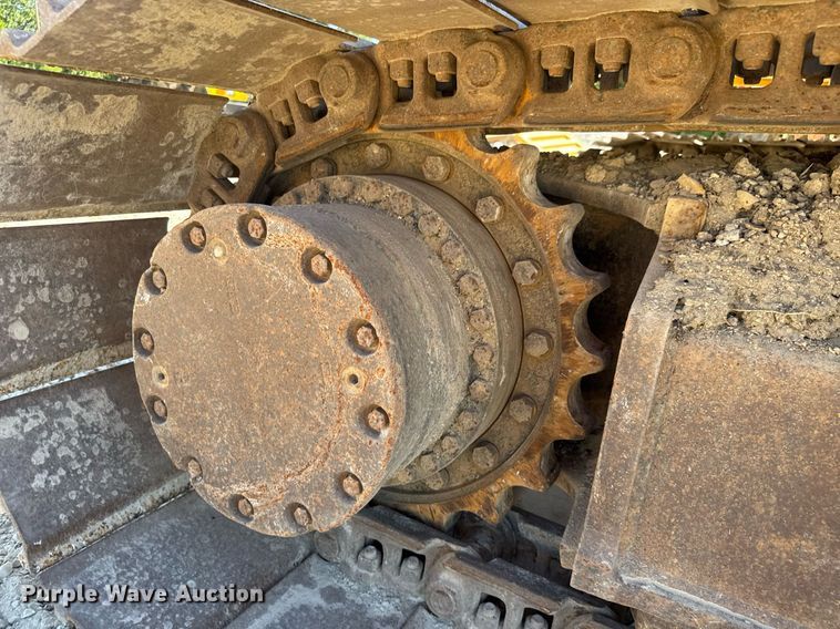 image for item DY0408 2006 John Deere 200C LC excavator