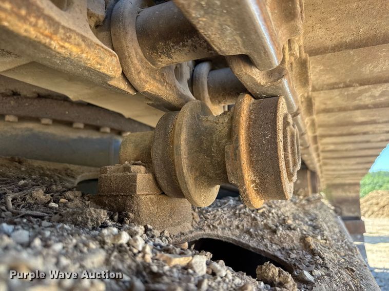 image for item DY0408 2006 John Deere 200C LC excavator