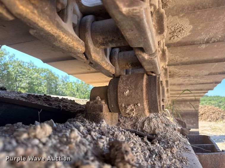 image for item DY0408 2006 John Deere 200C LC excavator