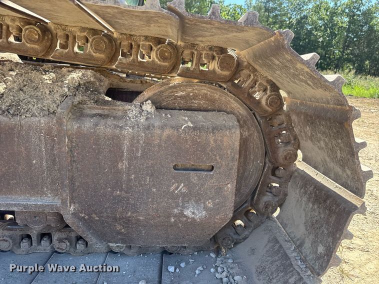 image for item DY0408 2006 John Deere 200C LC excavator