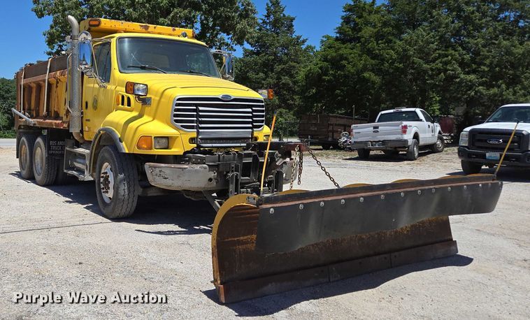 image for item DY0409 2009 Sterling L-Line dump truck